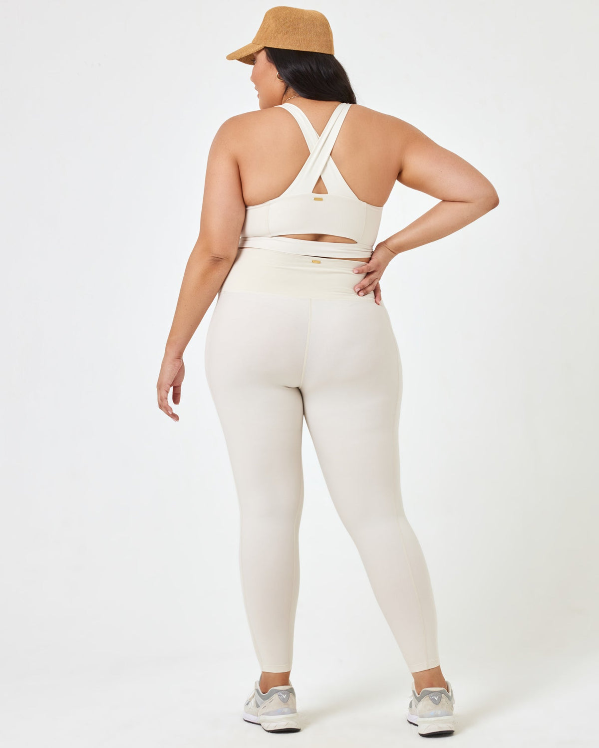 Mercer Legging - Bone Bone | Model: Bianca (size: XL)