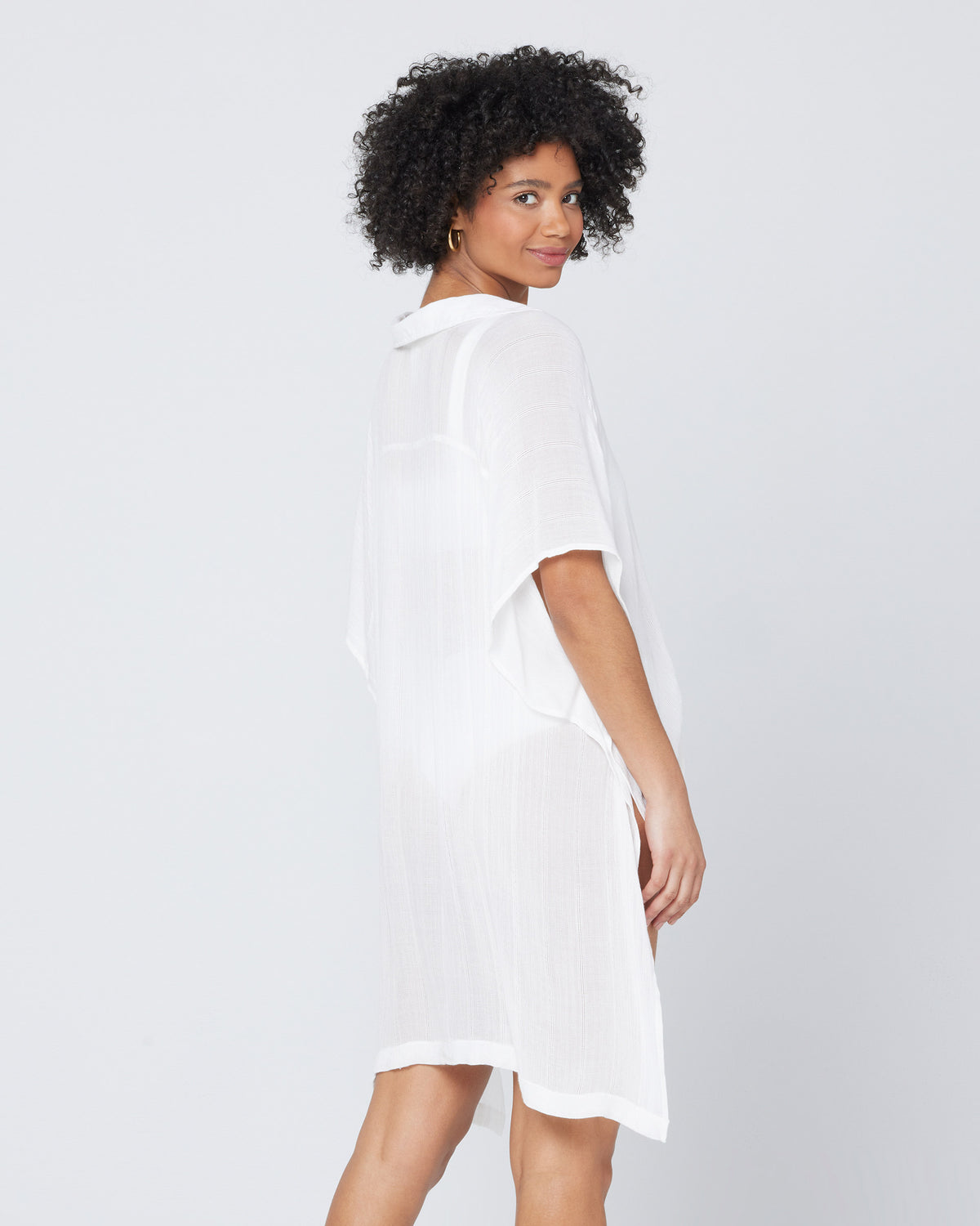Anita Cover-Up White | Model: Valyn (size: XS/S) | Hover