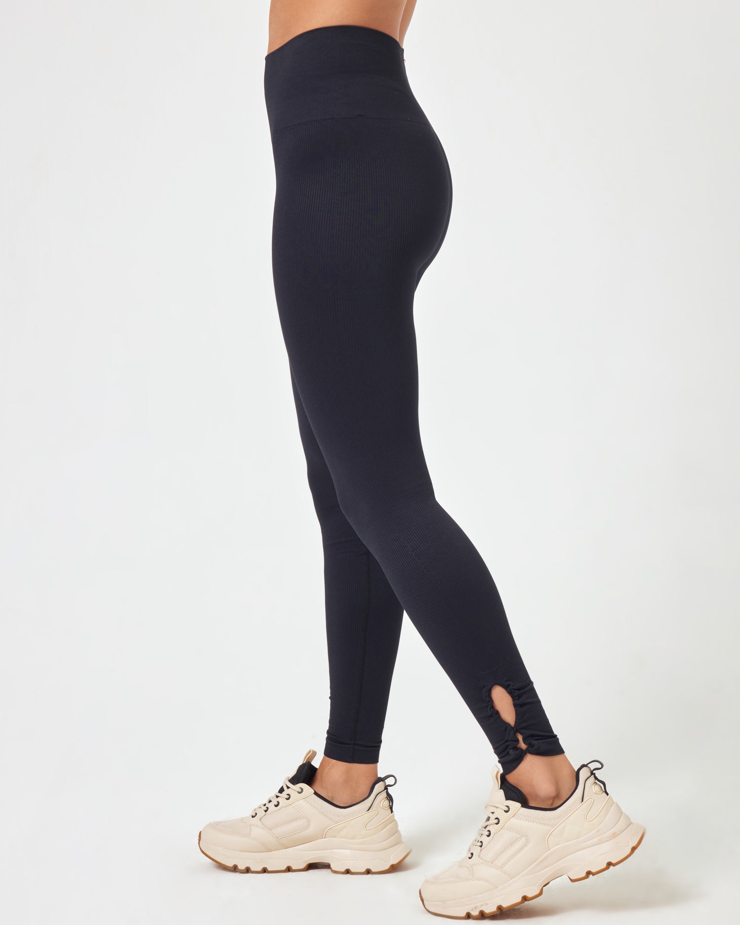 Simmons Legging Black | Model: Natalie (size: S)