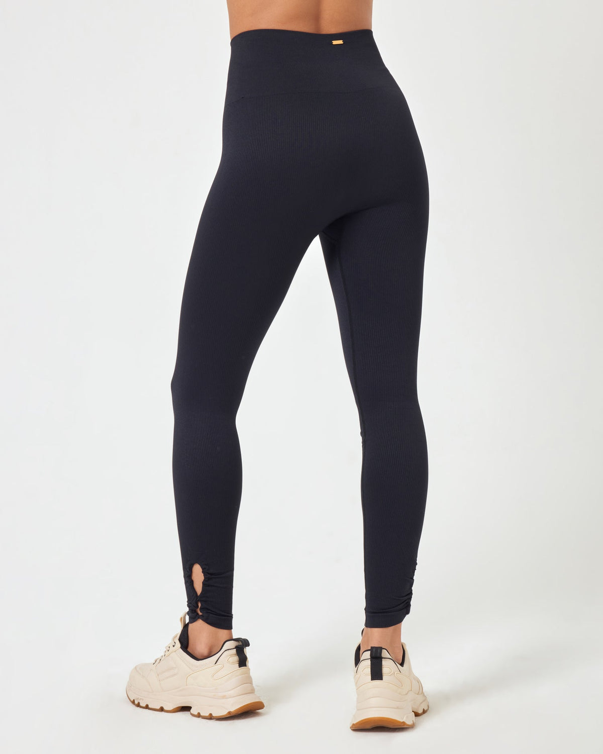 Simmons Legging Black | Model: Natalie (size: S)