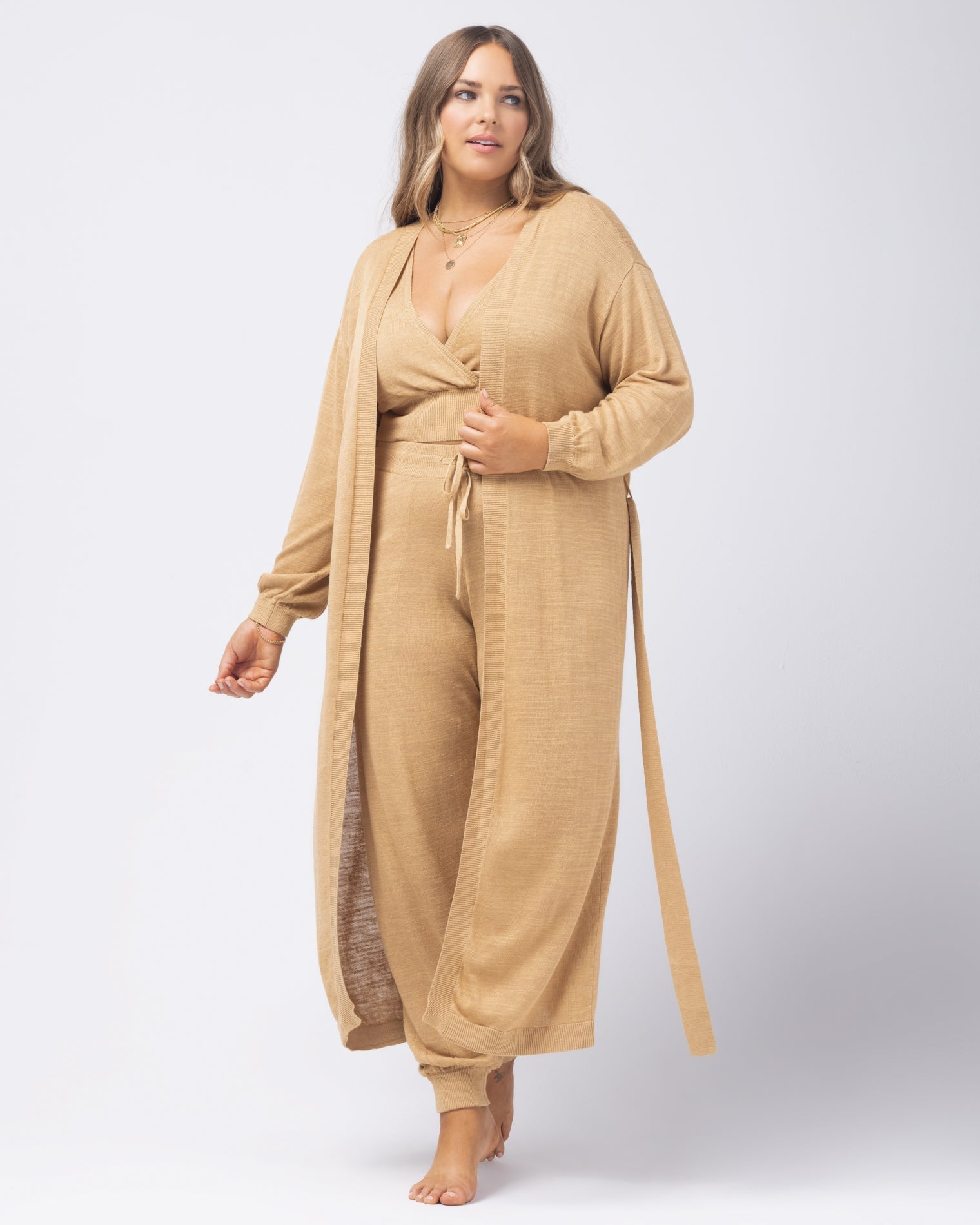 Azores Duster Toffee | Model: Ali (size: XL)