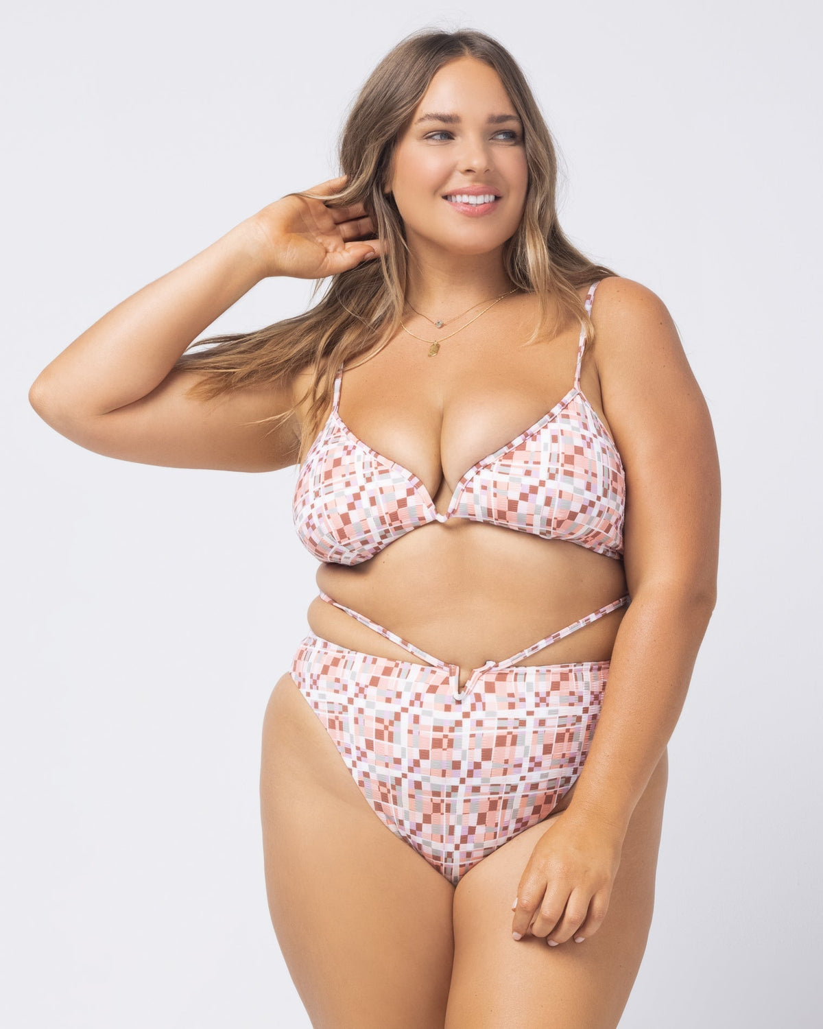 Printed Helena Bikini Top Block Party | Model: Ali (size: XL)
