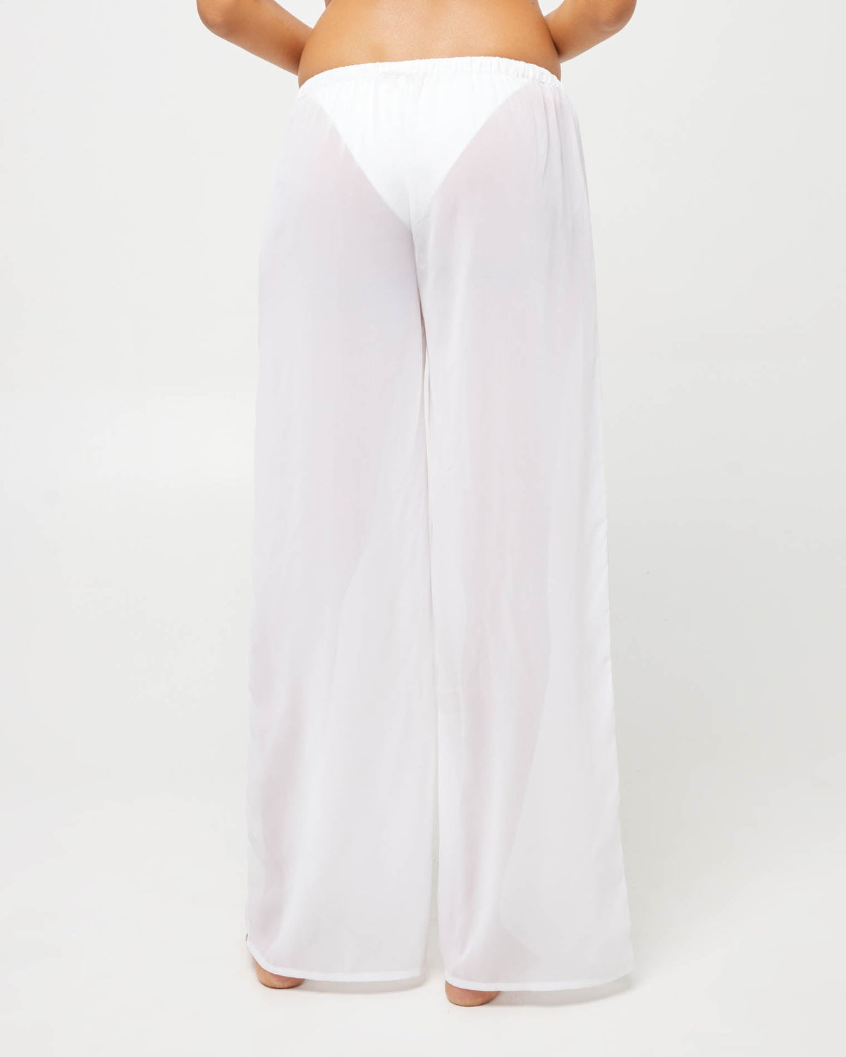 Catalina Pant White | Model: Lura (size: S)