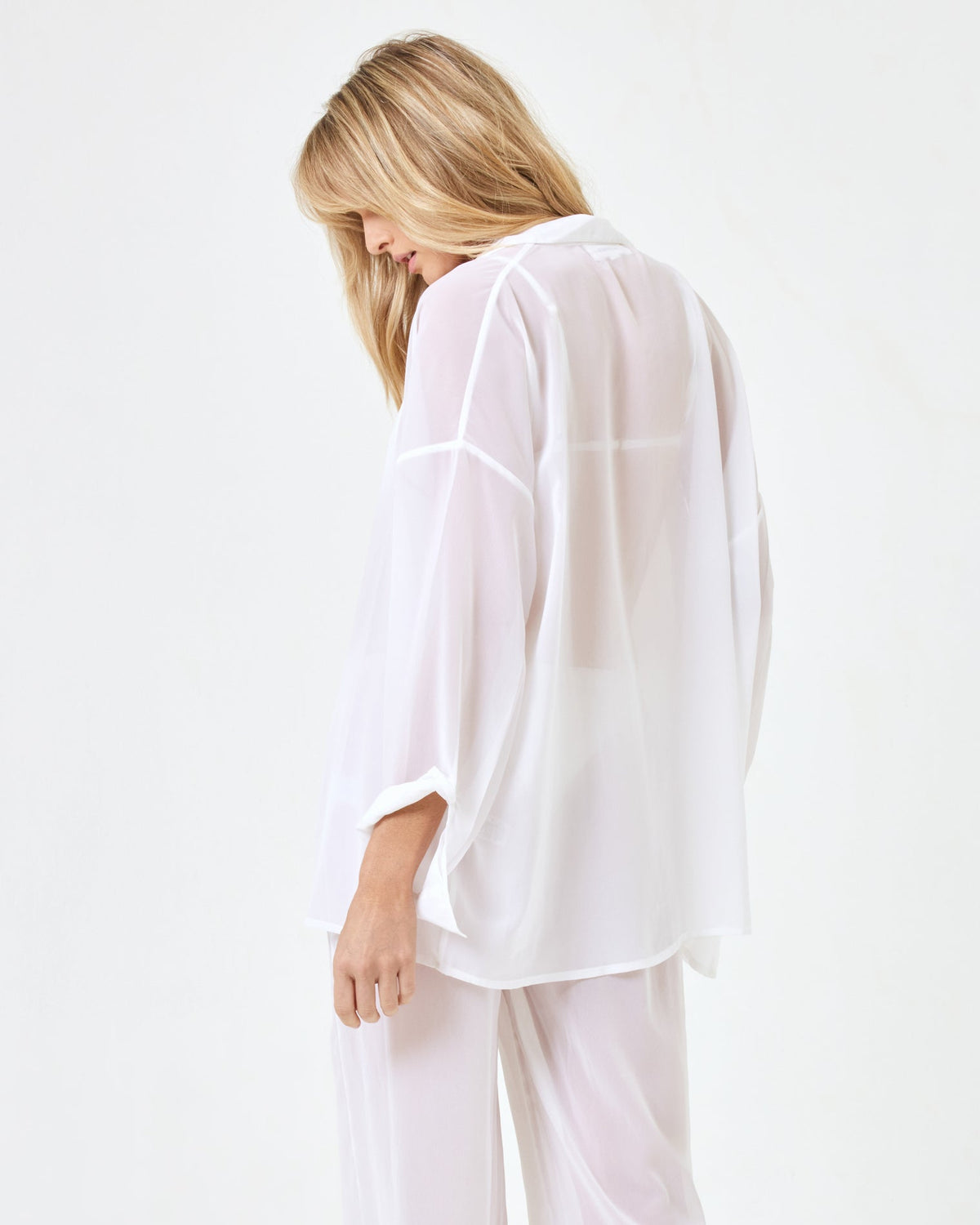 Catalina Top White | Model: Lura (size: S)