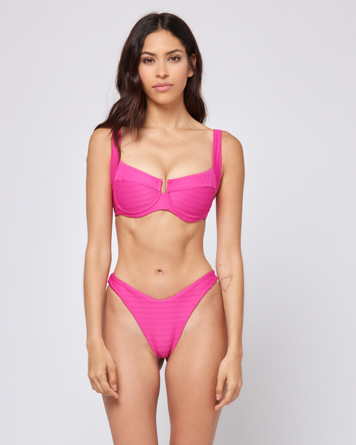 Chain Link Cabana Bikini Bottom Bougainvillea | Model: Julianna (size: S)