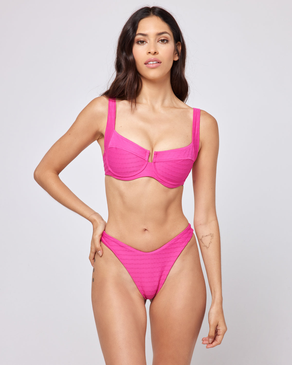 Chain Link Cabana Bikini Bottom Bougainvillea | Model: Julianna (size: S)