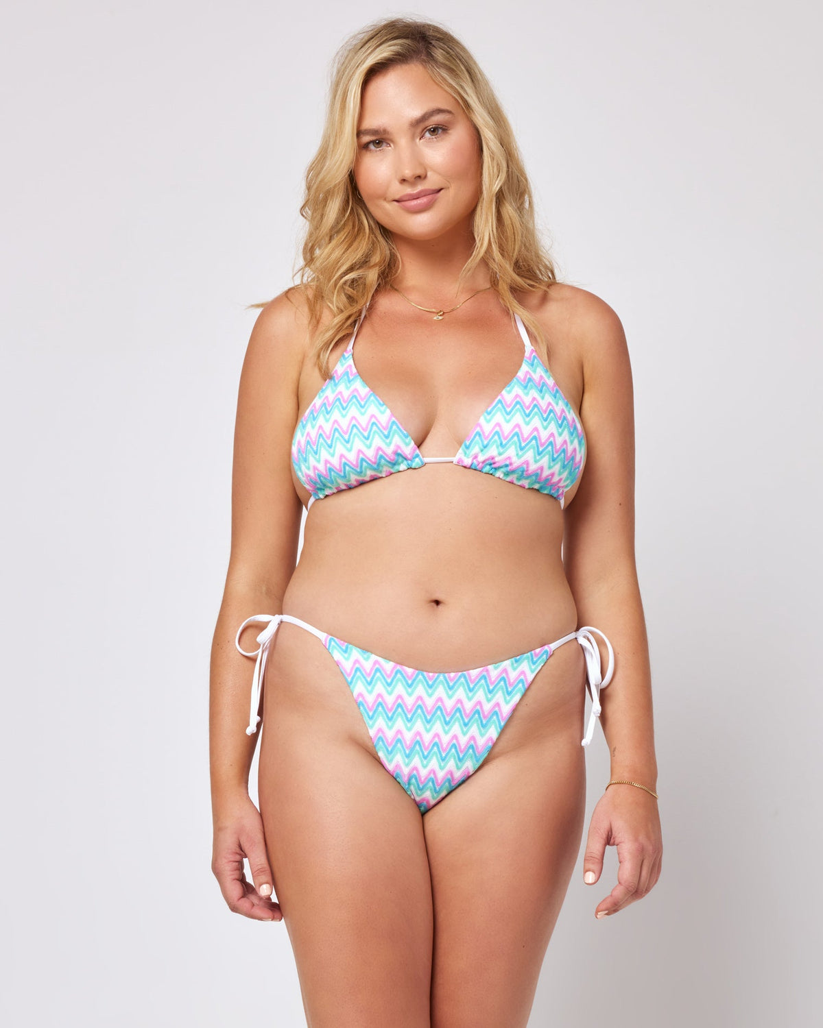 Sofia Bikini Top Ombre Chevron | Model: Sydney (size: XL)