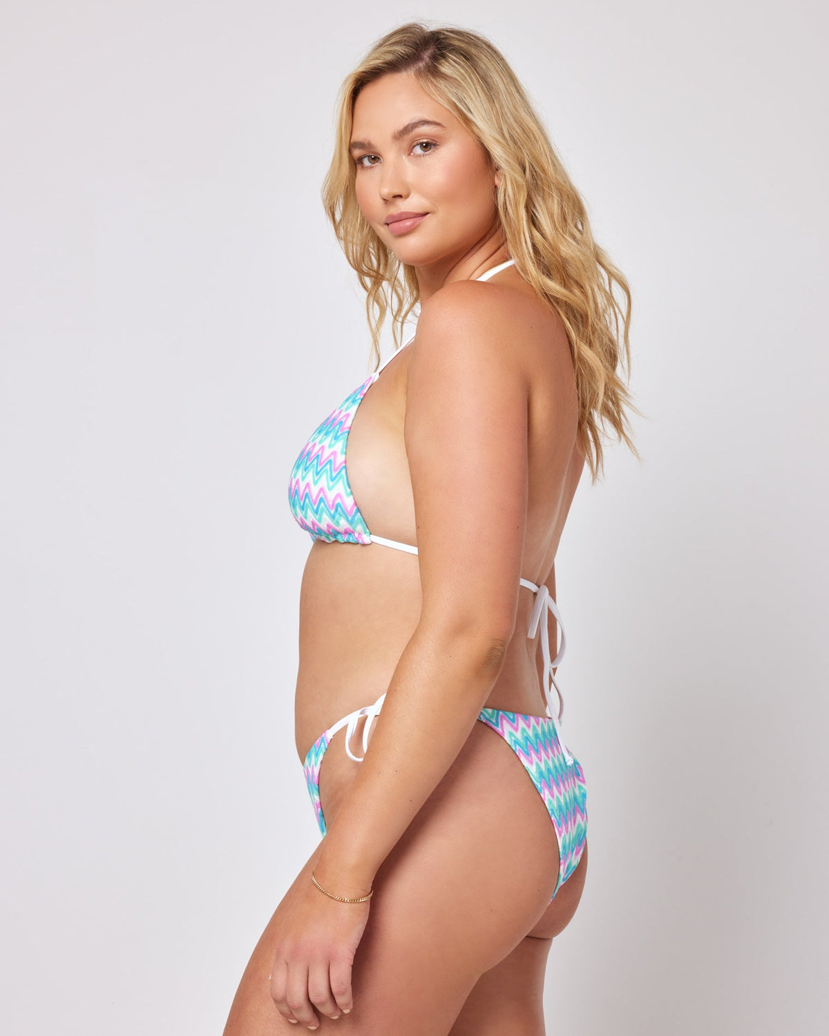Sofia Bikini Top Ombre Chevron | Model: Sydney (size: XL)