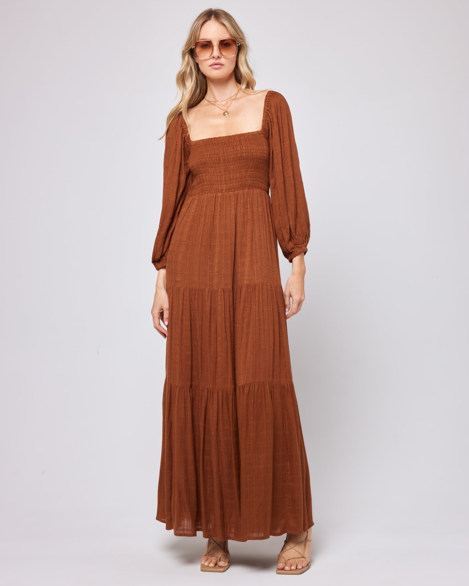 Dakota Dress - Coffee Coffee | Model: Lura (size: S)