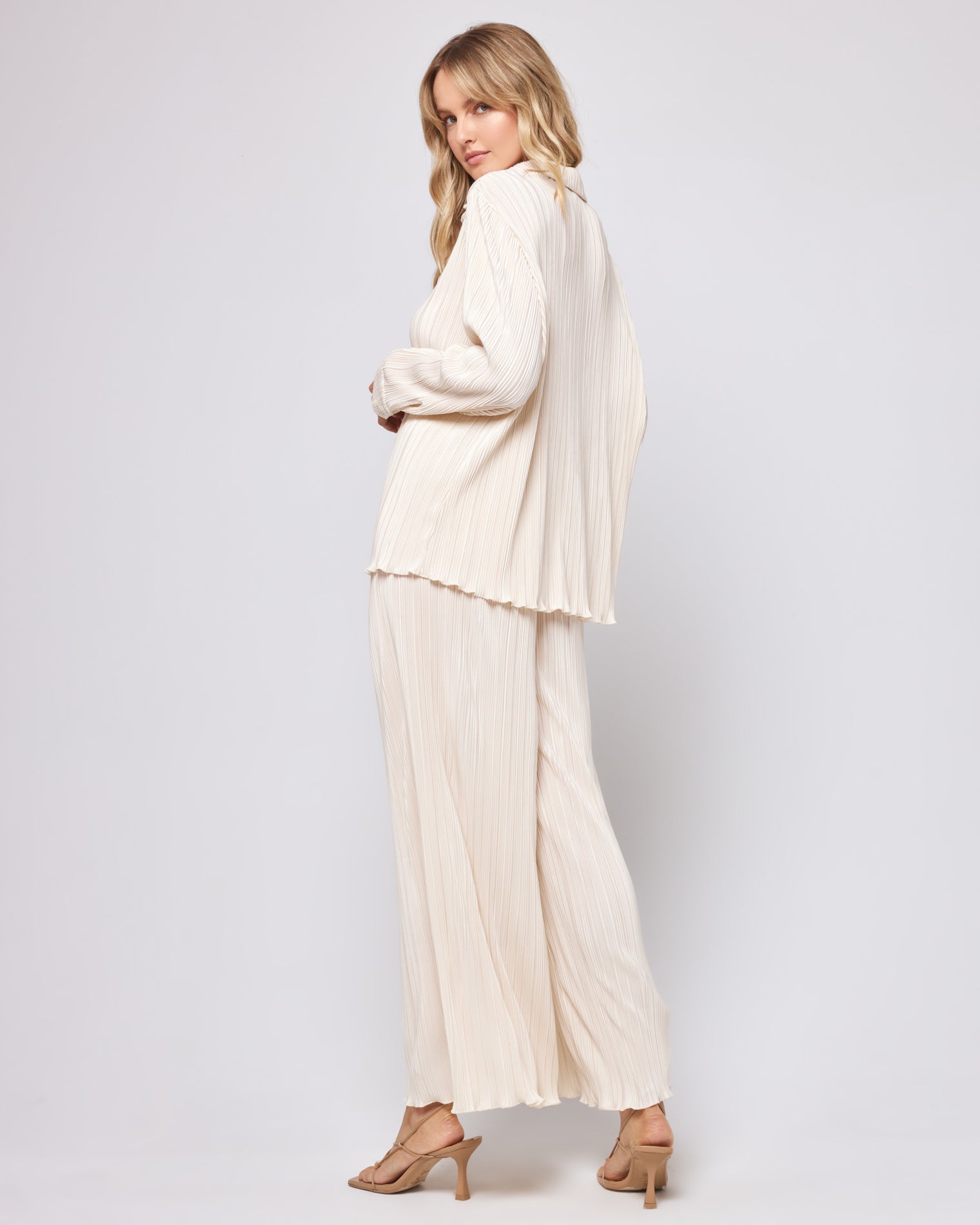 Hazel Pant - Tapioca Tapioca | Model: Lura (size: S) 