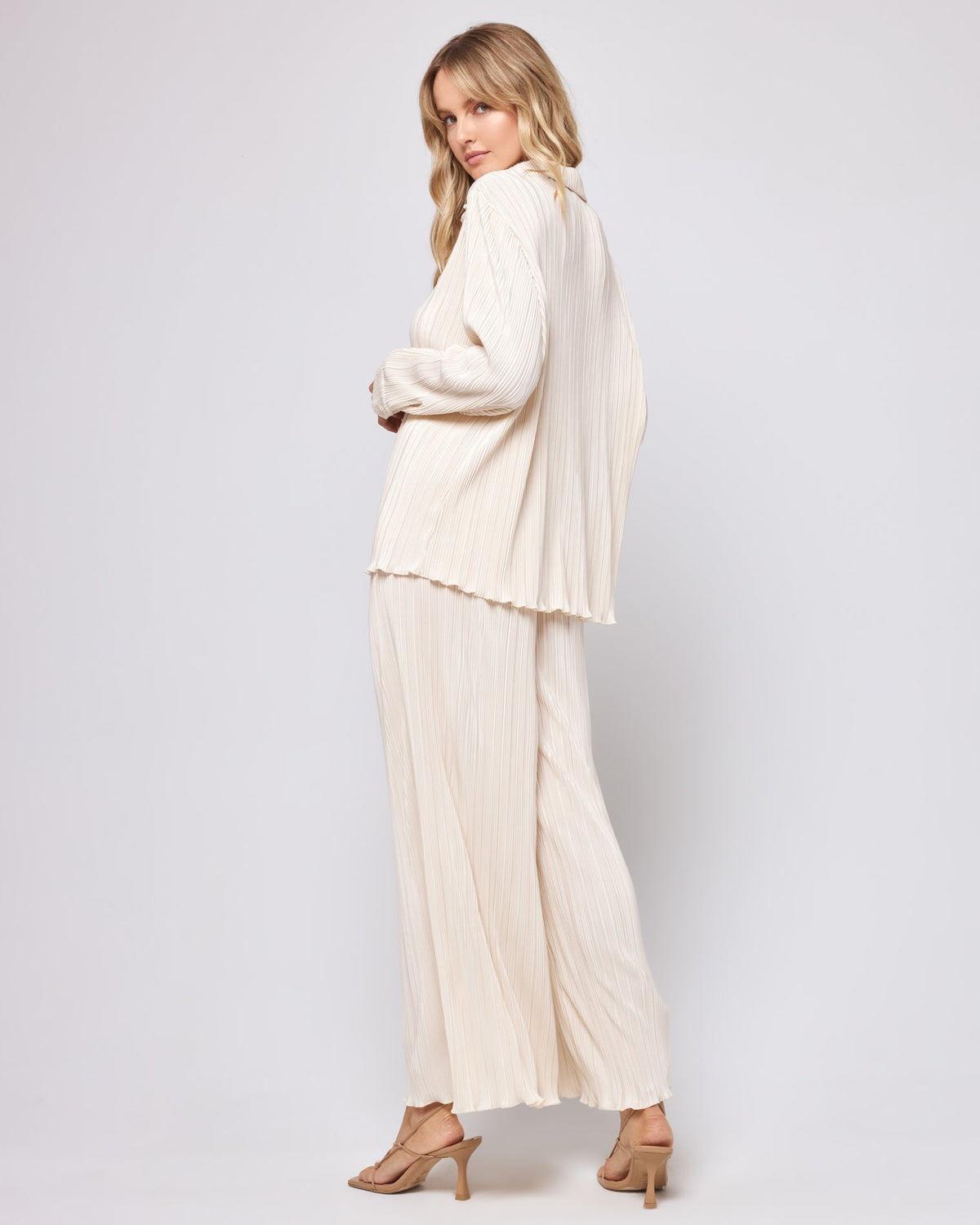 Hazel Pant - Tapioca Tapioca | Model: Lura (size: S) 