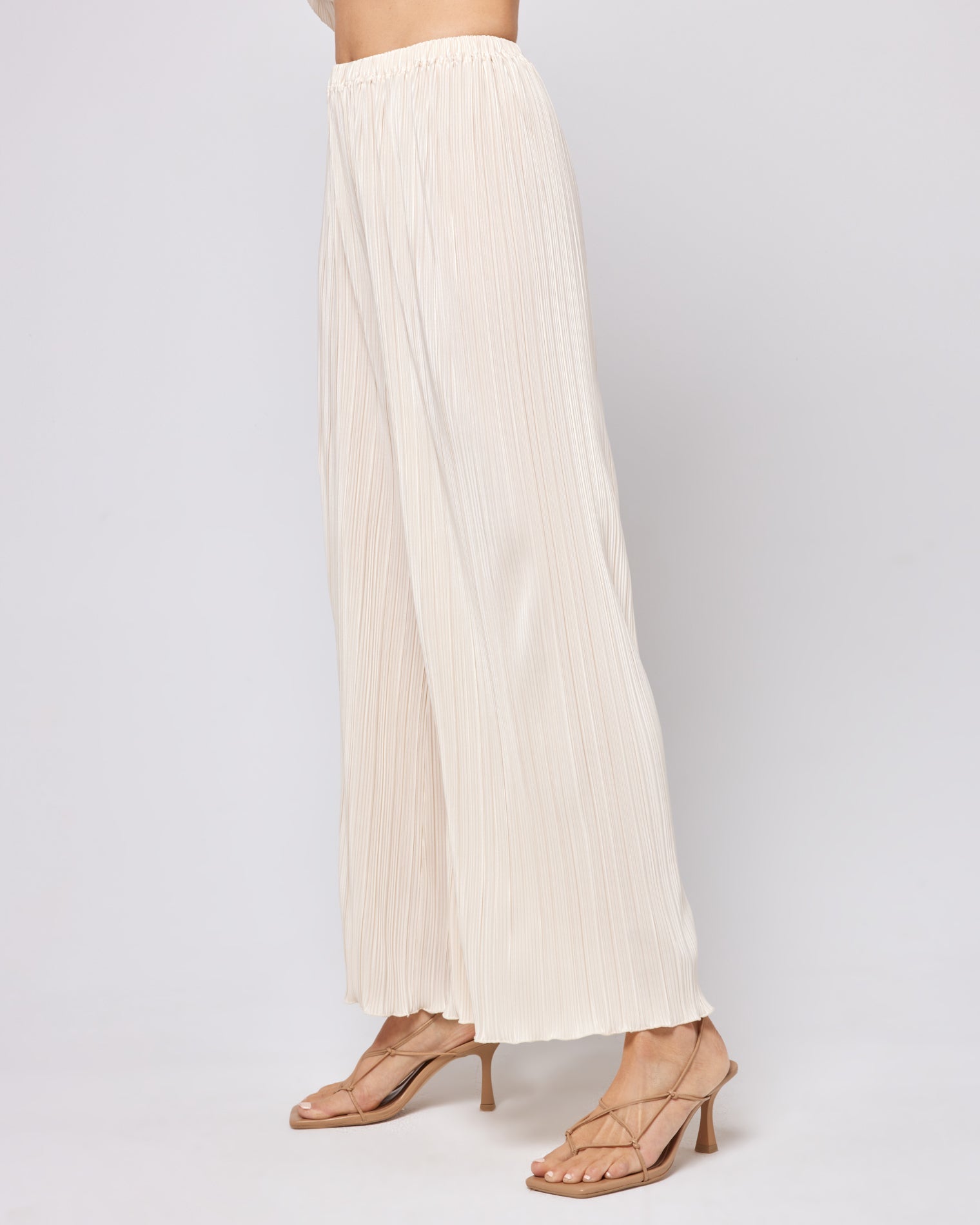 Hazel Pant - Tapioca Tapioca | Model: Lura (size: S)