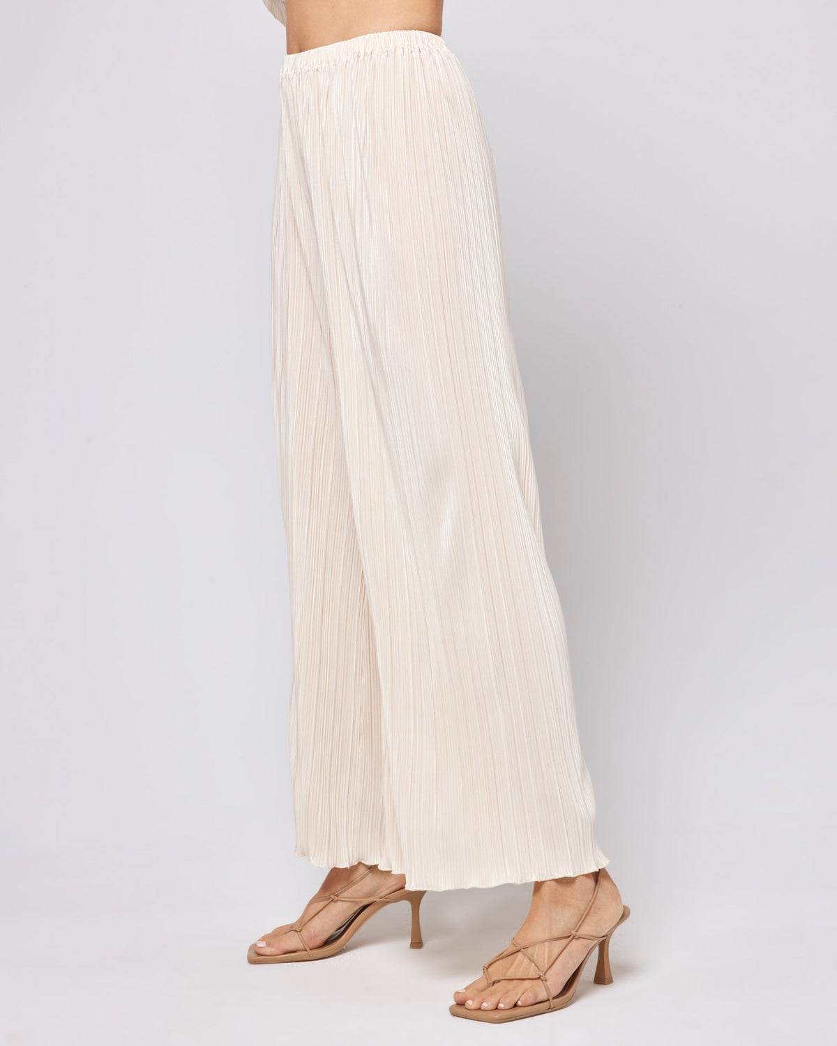 Hazel Pant - Tapioca Tapioca | Model: Lura (size: S)