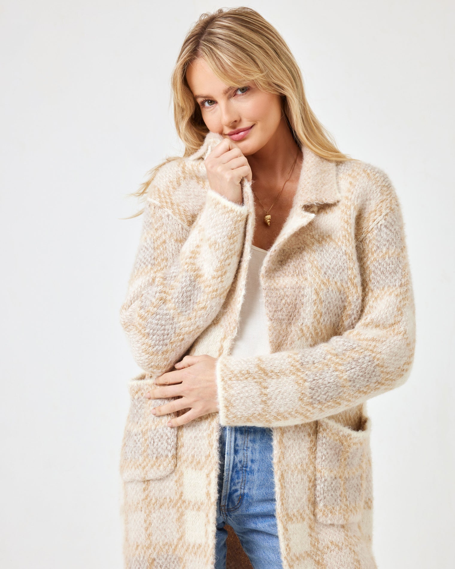 Hygge Coat Sweater Weather Plaid | Model: Lura (size: S) 