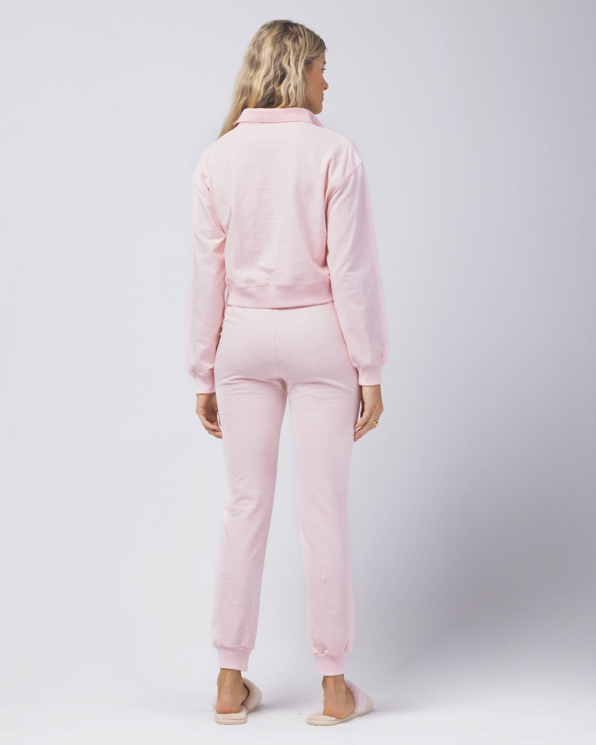 Livin Is Easy Pullover Rose Quartz | Model: Abby (size: S)