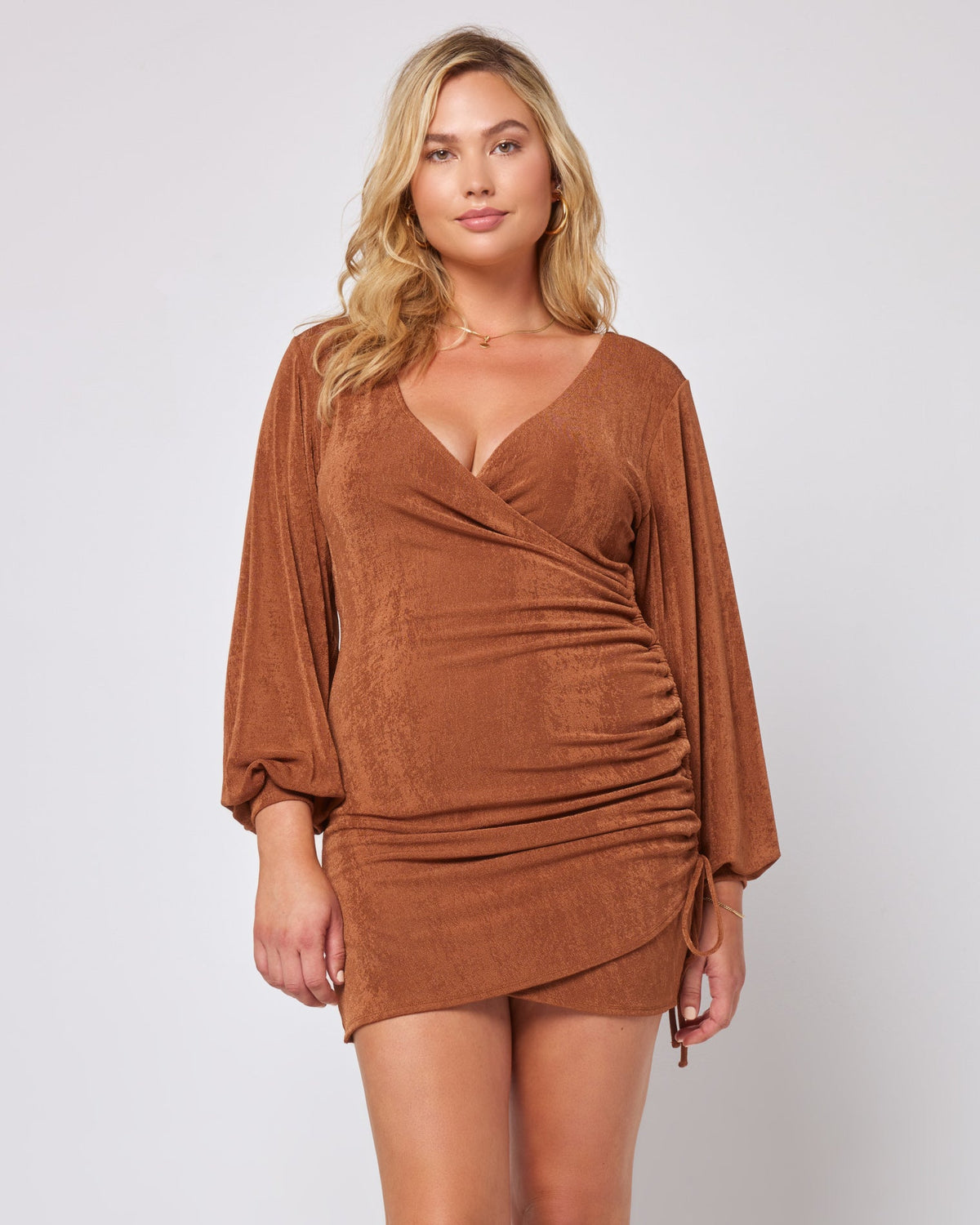 Melissa Dress Coffee | Model: Sydney (size: XL)