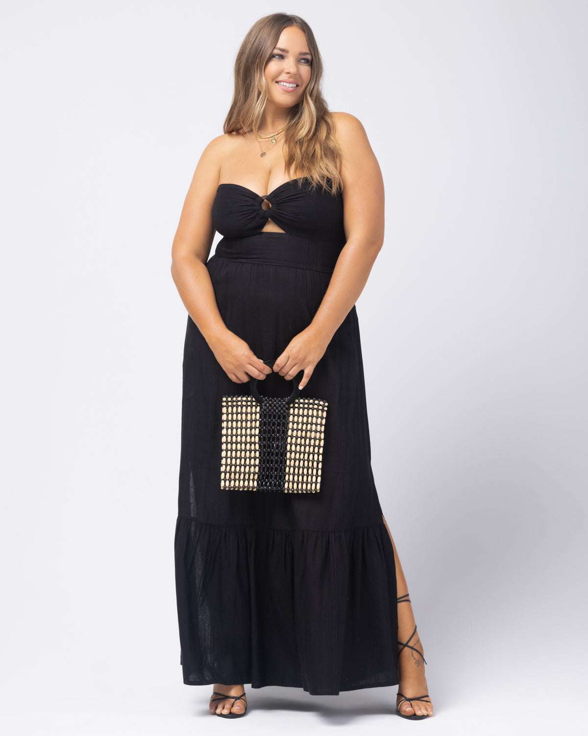 Melody Dress - Black Black | Model: Ali (size: XL)