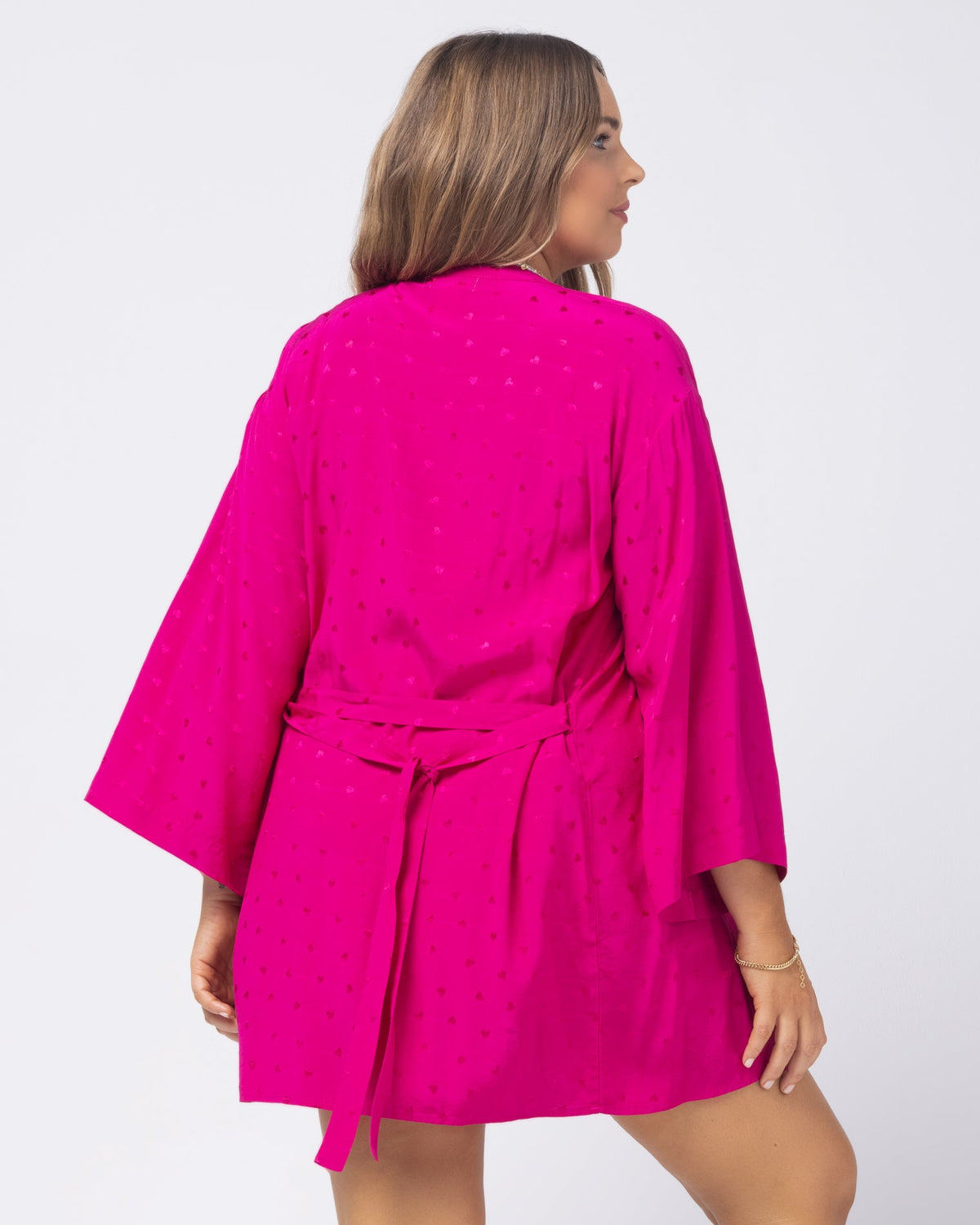 Moonlit Robe Bougainvillea | Model: Ali (size: XL)