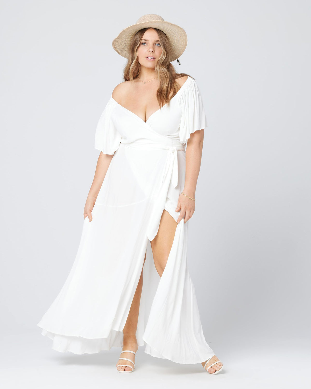 Panama Dress Cream | Model: Ali (size XL)