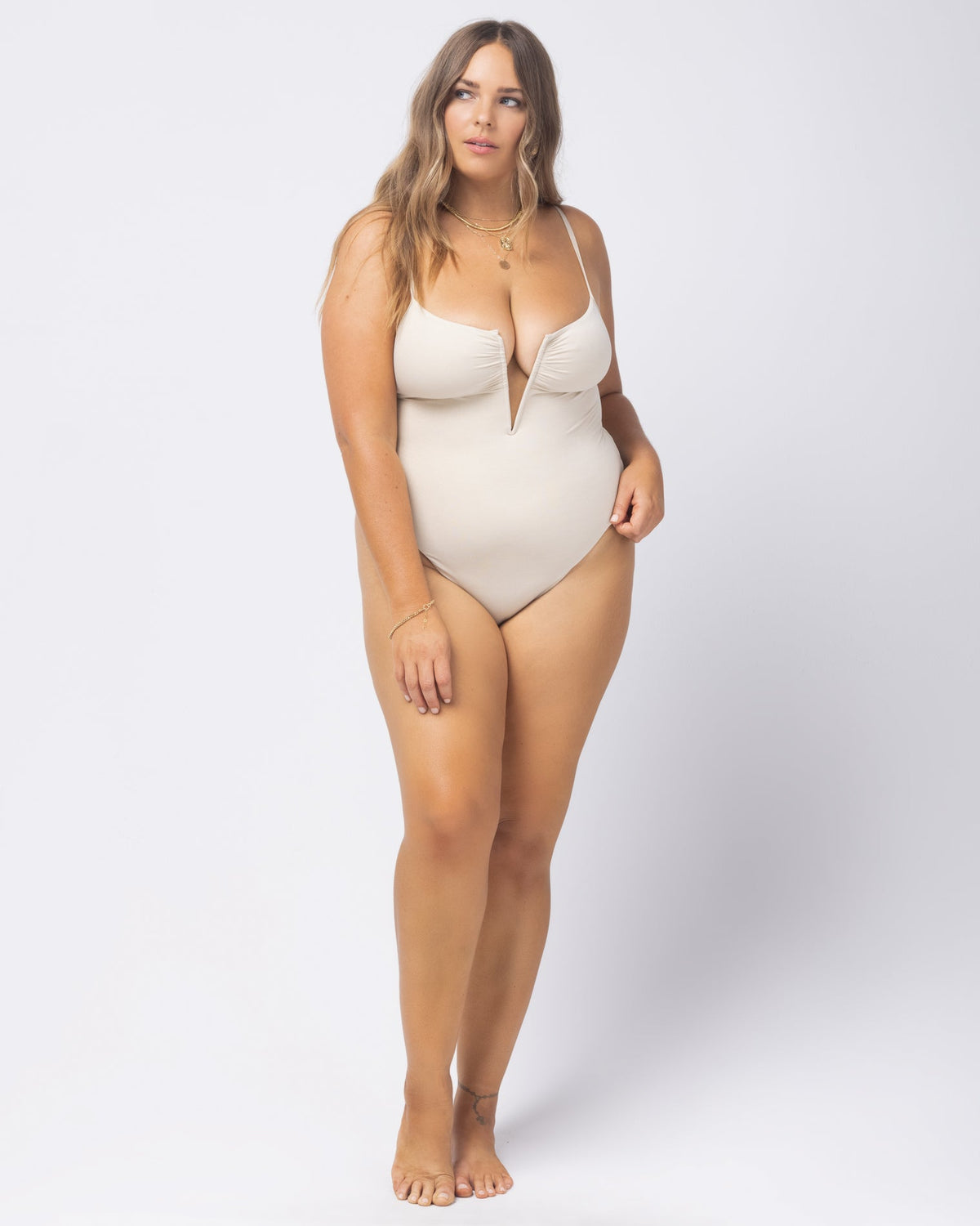 Shimmer Roxanne One Piece Swimsuit Bone | Model: Ali (size: XL) 