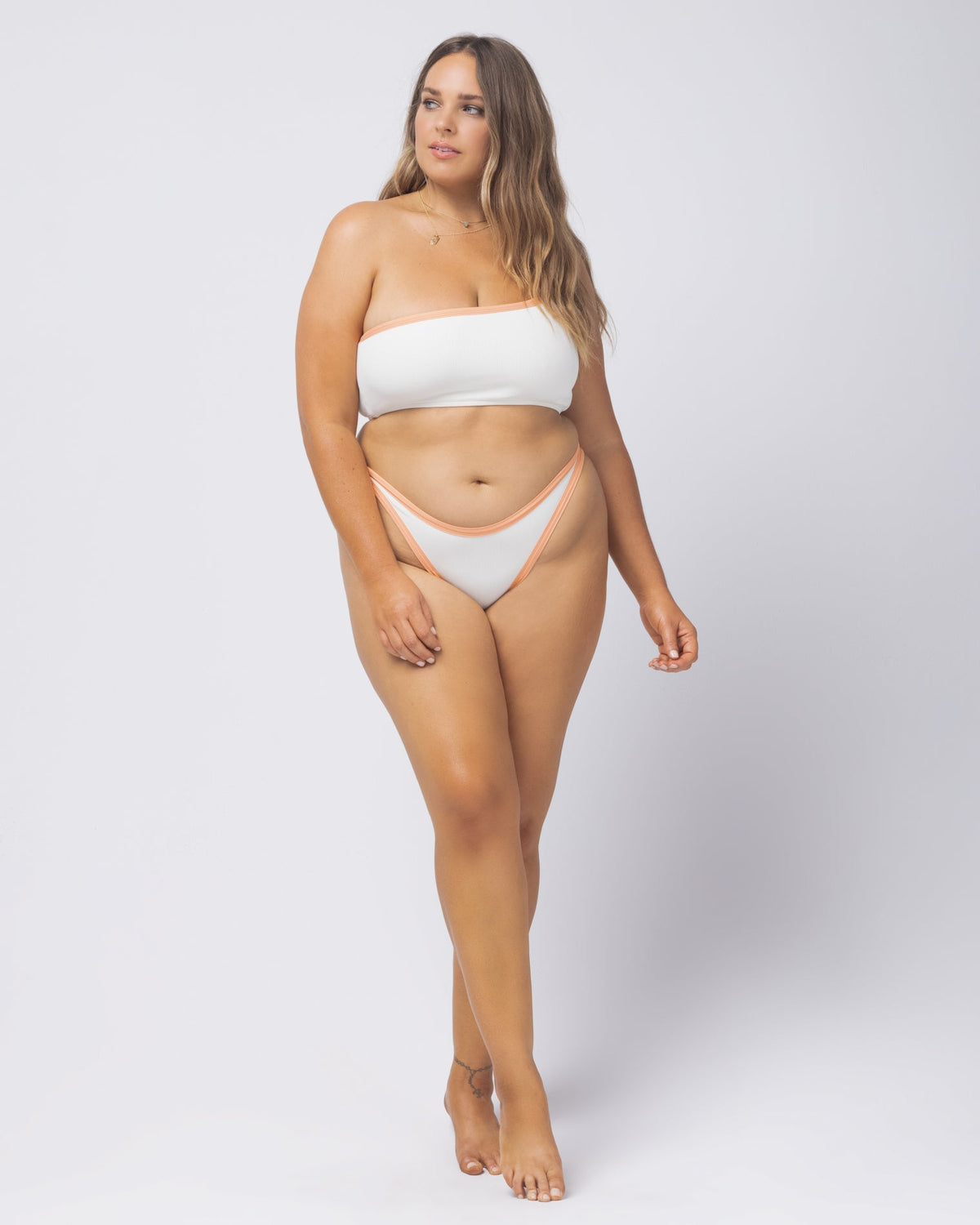 Ribbed Axel Bikini Top Cream-Tangy | Model: Ali (size: XL)