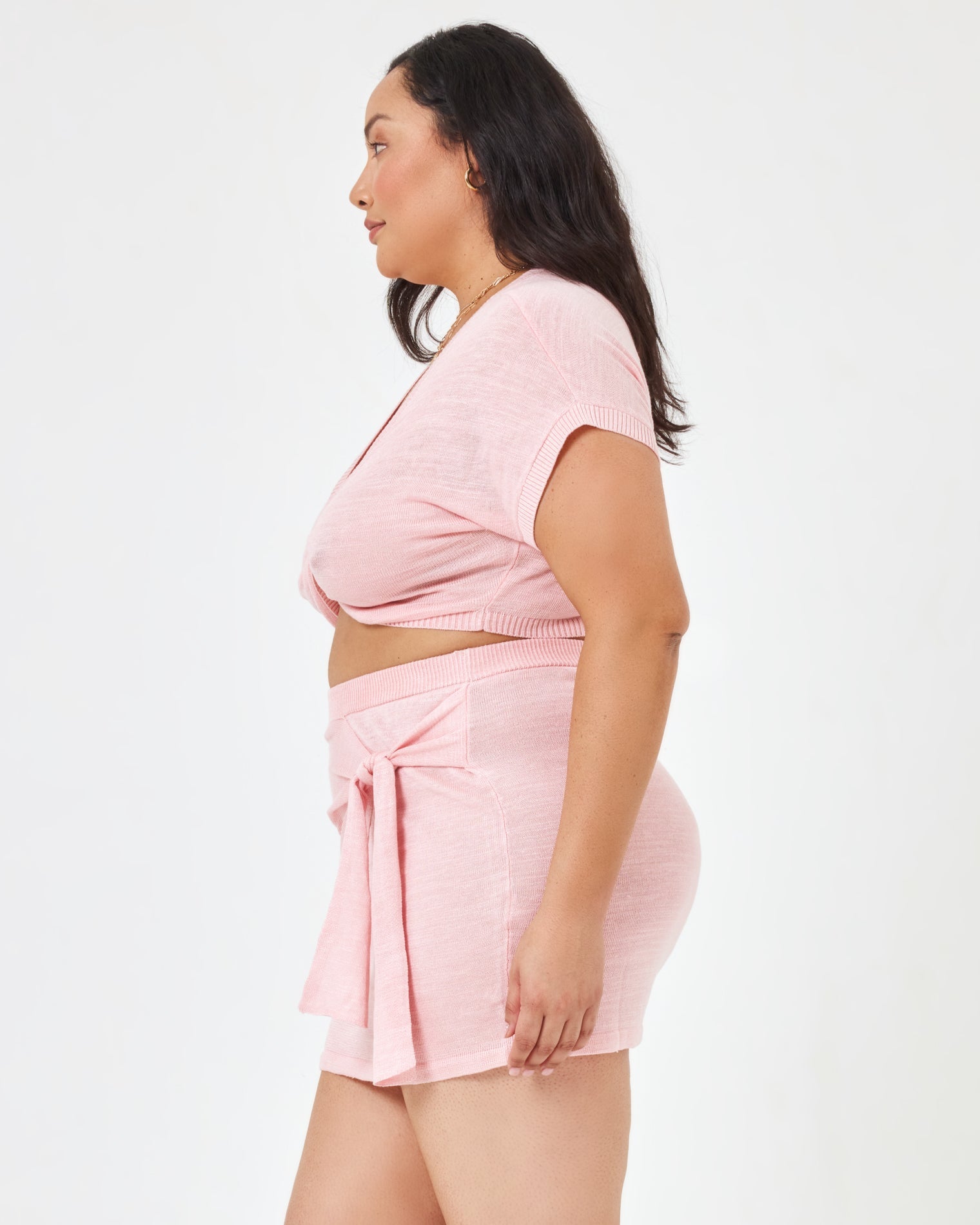 Vagabond Skirt - Black Blossom | Model: Bianca (size: XL)