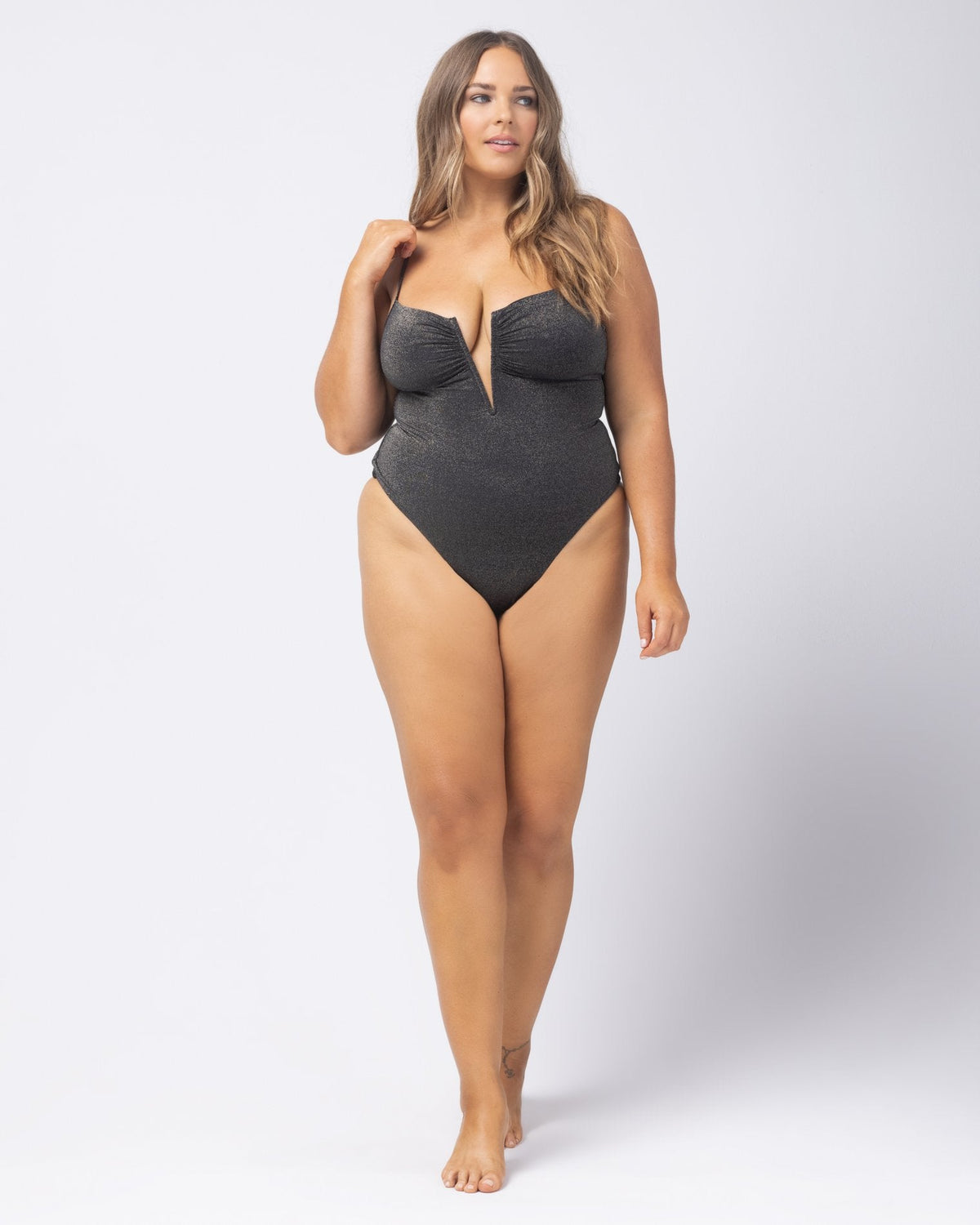 Shimmer Roxanne One Piece Swimsuit Black | Model: Ali (size: XL) 