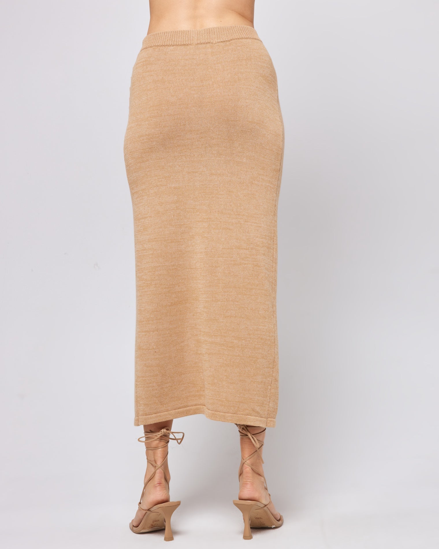Siren Skirt Camel | Model: Lura (size: S)