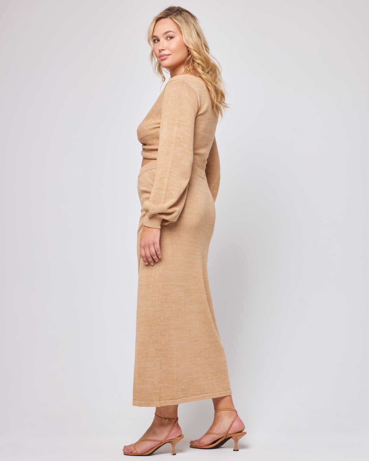 Siren Skirt Camel | Model: Sydney (size: XL)
