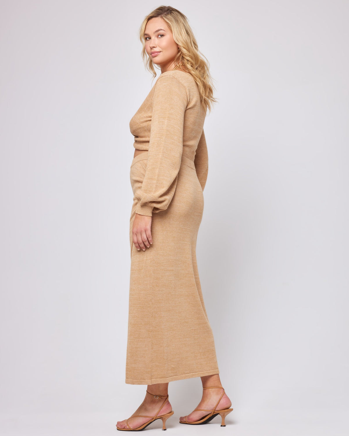 Siren Skirt Camel | Model: Sydney (size: XL)