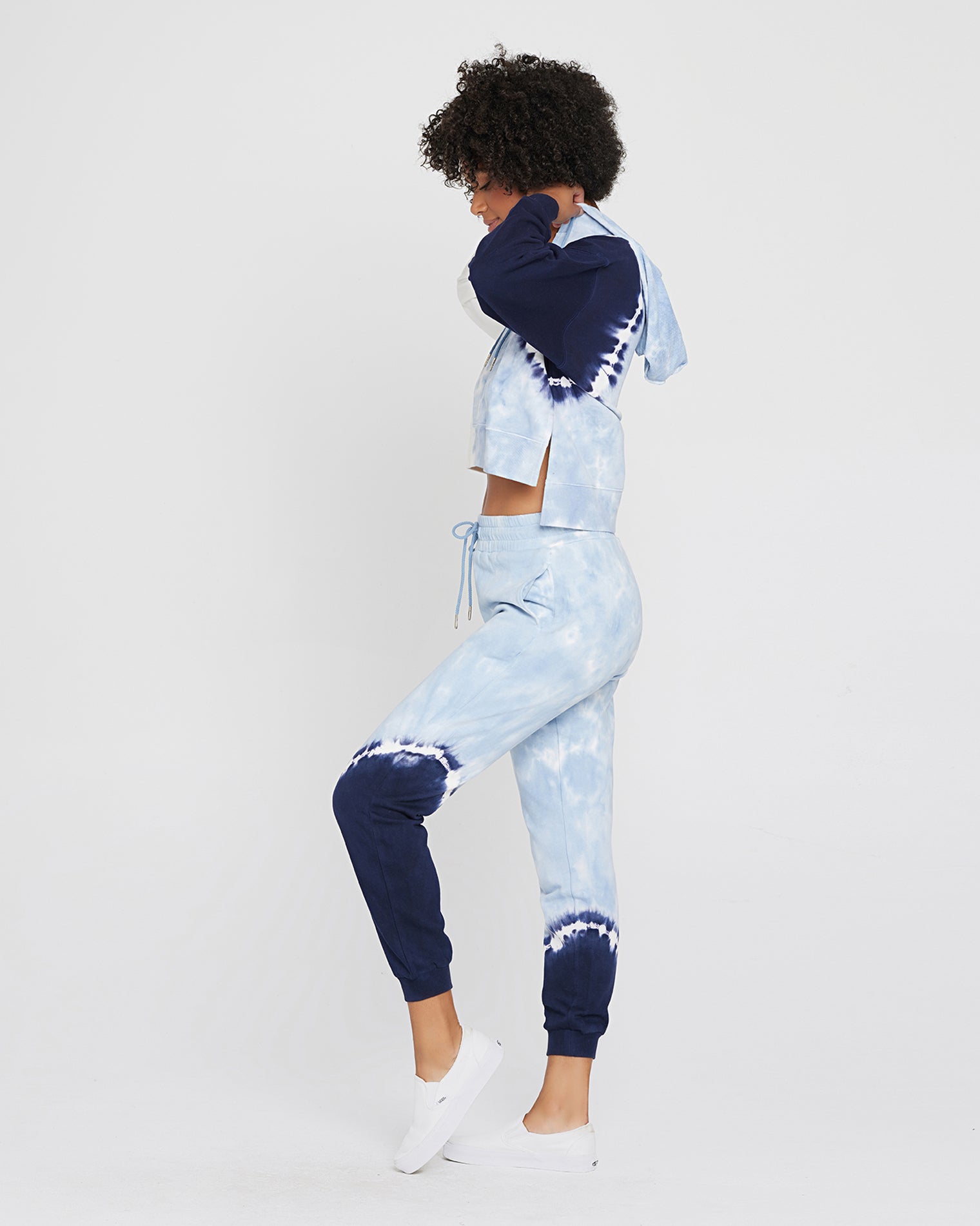 South Swell Tie Dye Pullover Hoodie Seven Seas  | Model: Valyn (size: S)