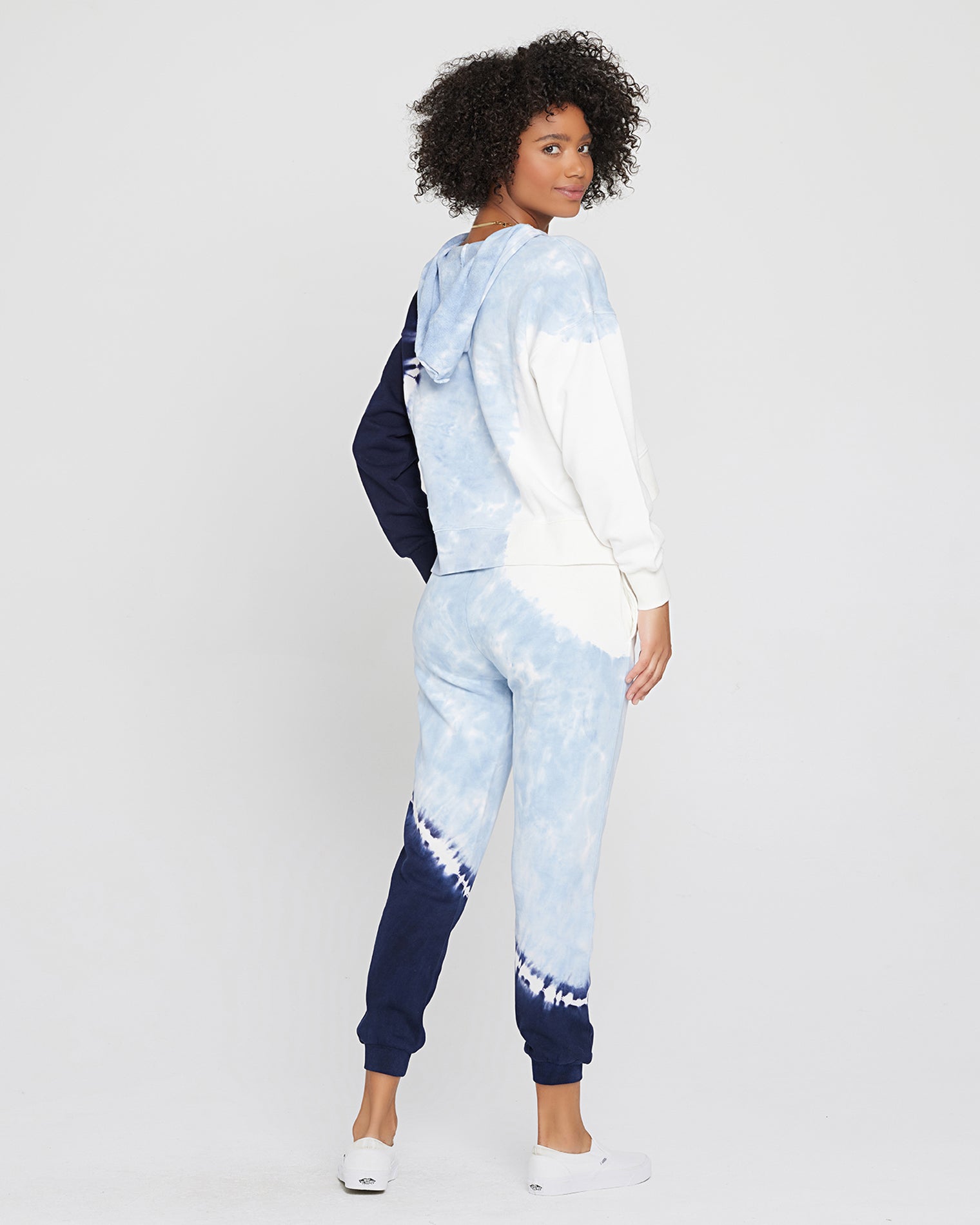 South Swell Tie Dye Pullover Hoodie Seven Seas  | Model: Valyn (size: S)