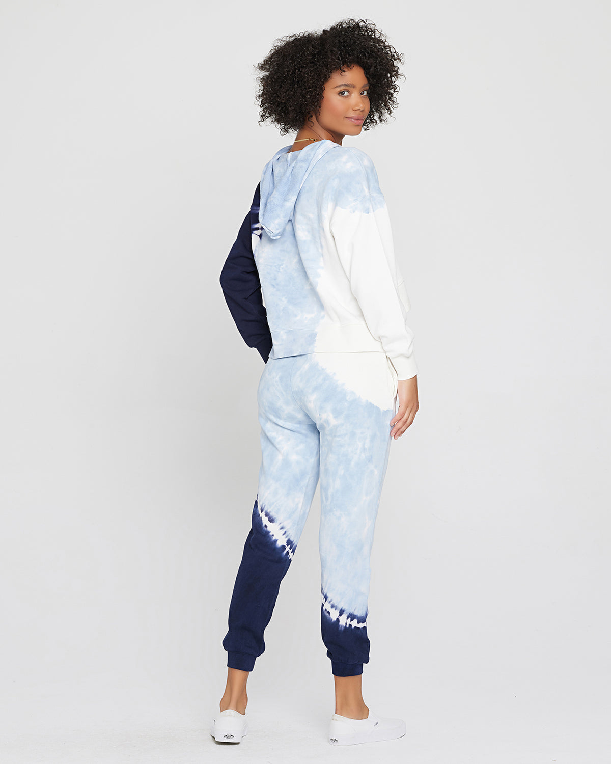 South Swell Tie Dye Pullover Hoodie Seven Seas  | Model: Valyn (size: S)
