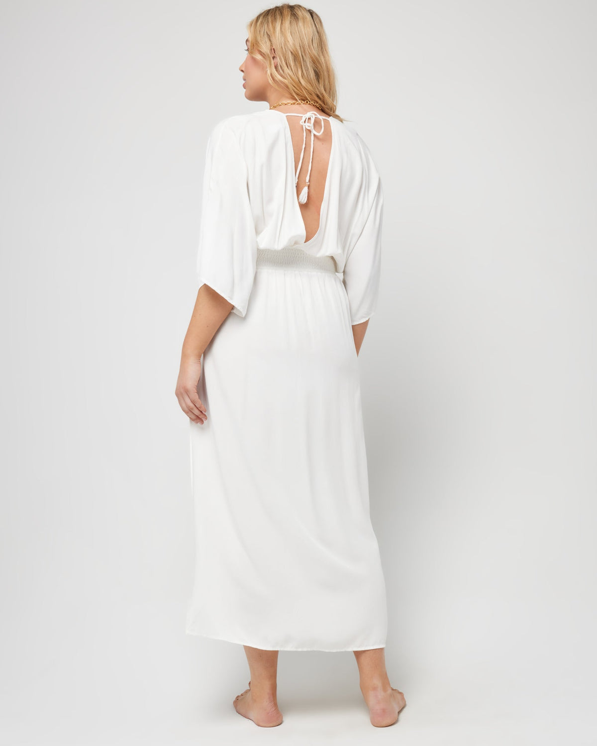 Sungazer Dress Cream | Model: Sydney (size: XL) | Hover