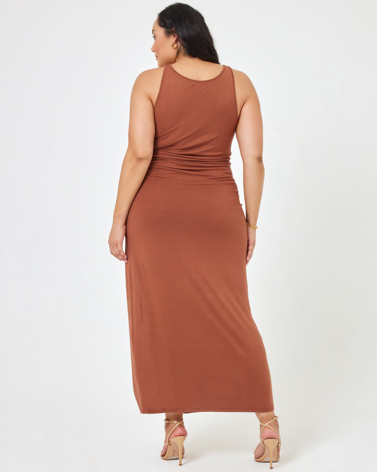 Tiana Dress Coffee | Model: Bianca (size: XL)