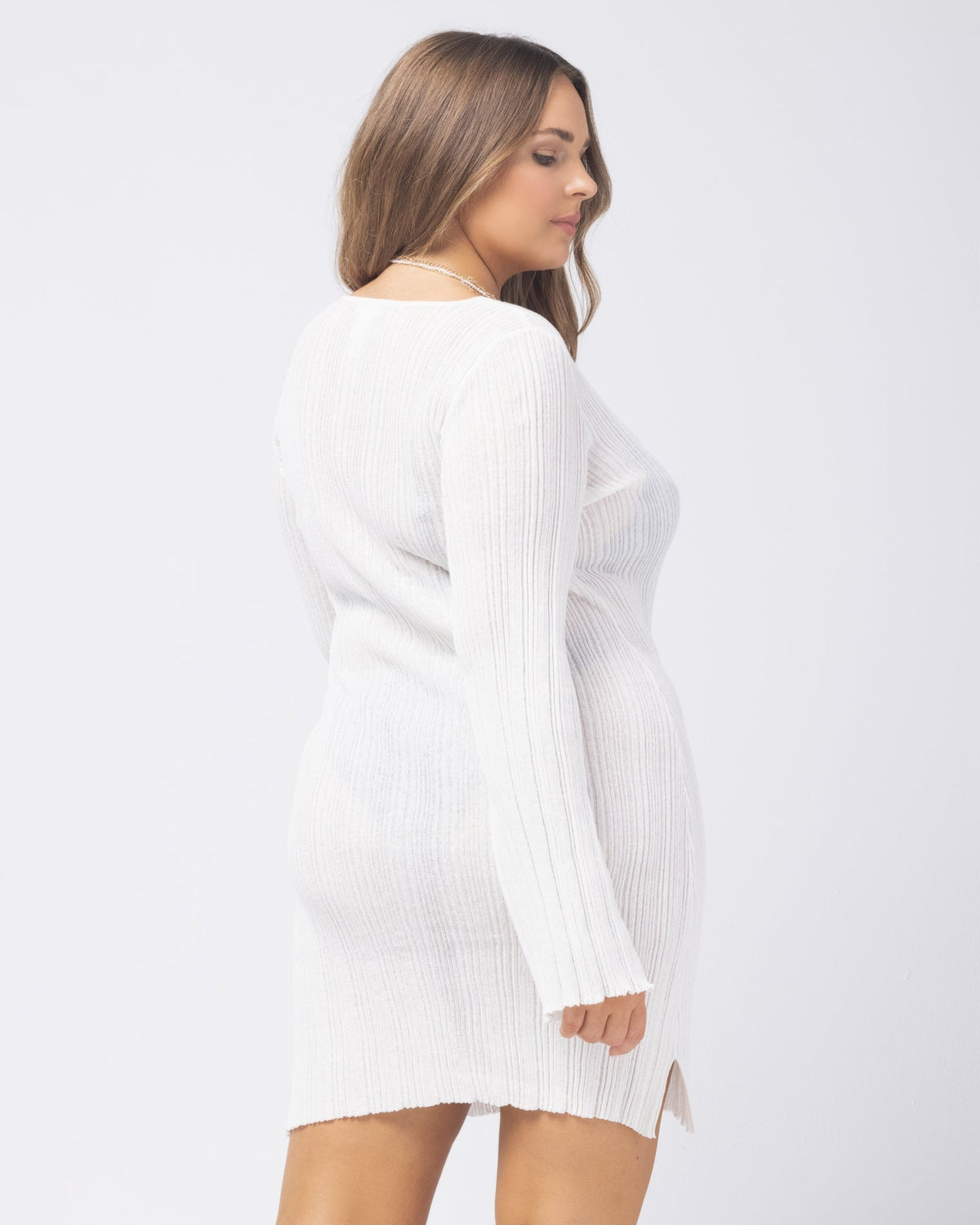Wailea Cover Up Cream | Model: Ali (size: XL)