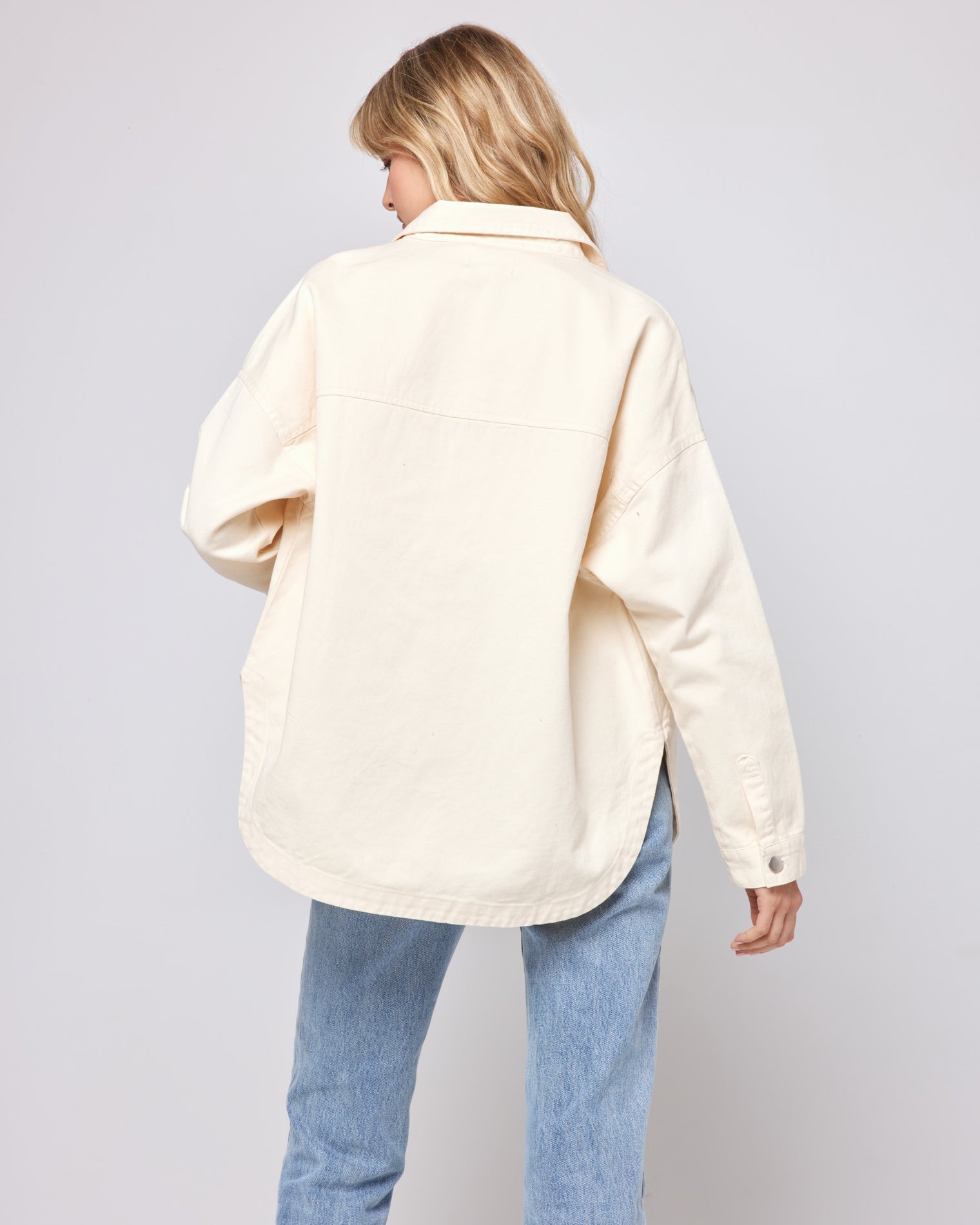 Winslow Jacket Cream | Model: Lura (size: S)