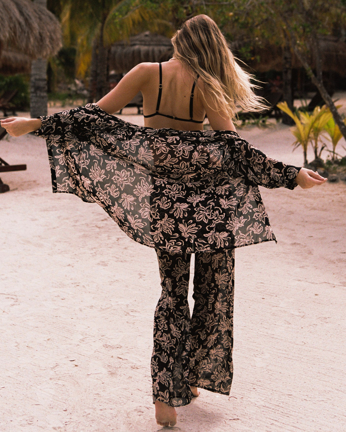 Printed Catalina Pant Mystic Magnolia | Model: Anna (size: S)